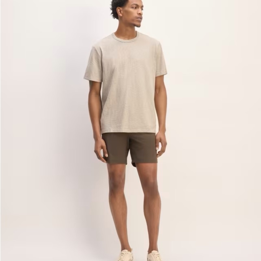 Everlane 7 inch chino shorts